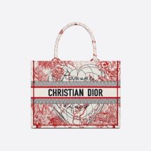 Introducing Christian Dior Handbags: A Timeless Accessory for the Modern Woman